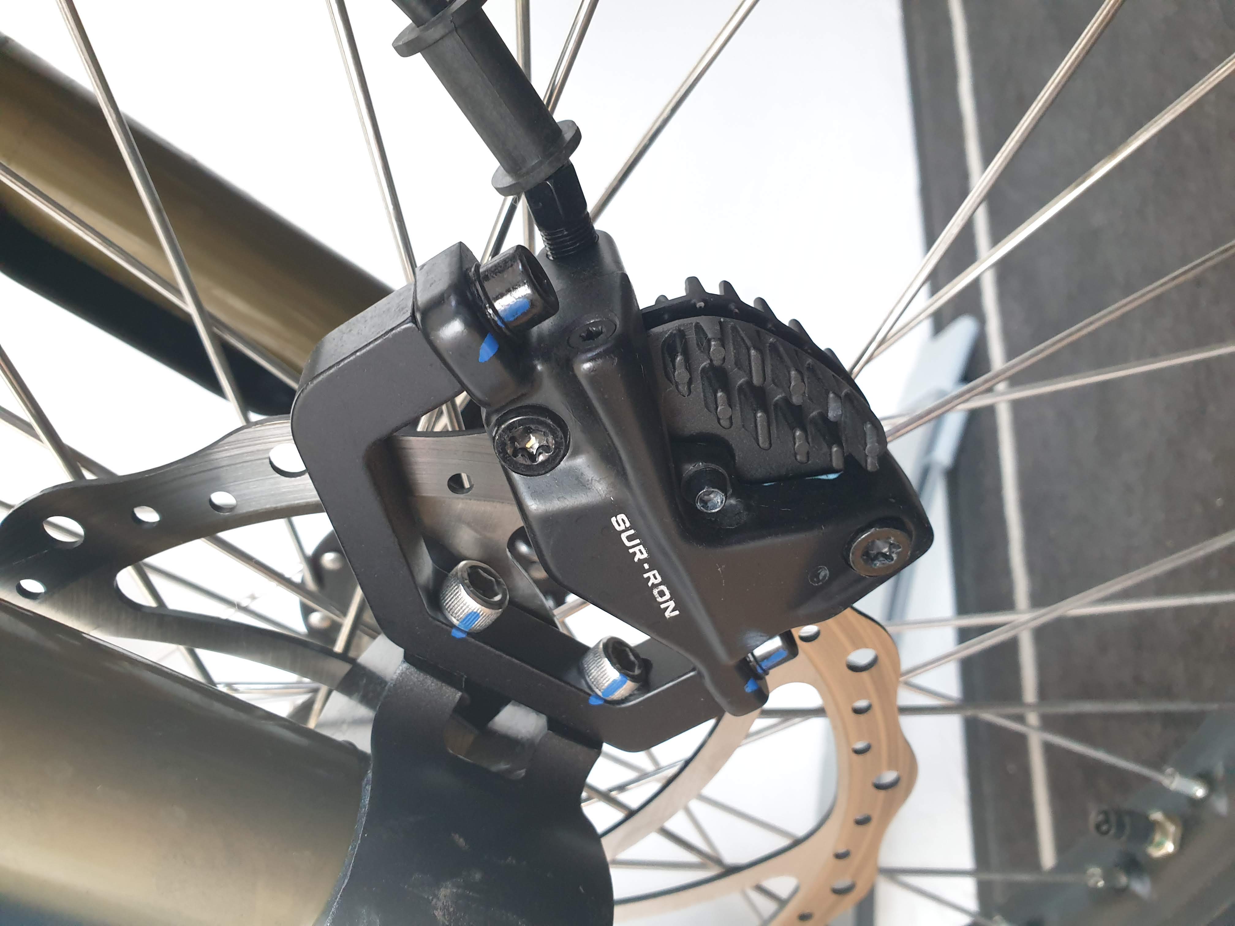 SUR-RON Bremsbeläge mit Kühlrippen